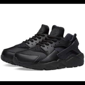 Nike huaraches all black size 9.5